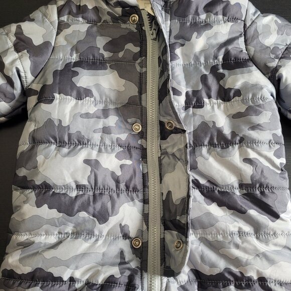 First Impressions Baby Quilted Gray Camo Snowsuit 0-3 Months Up to 12lbs - Picture 5 of 6